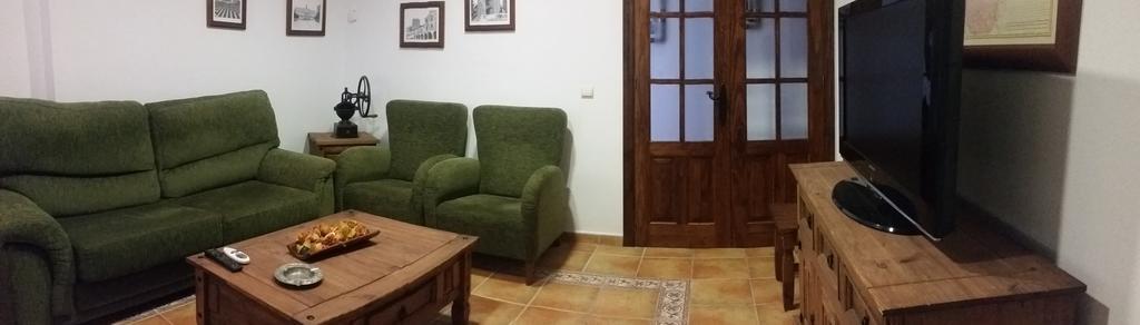 Hostal Rural La Casa Verde Cheles ภายนอก รูปภาพ