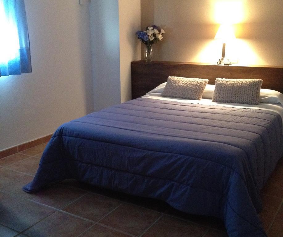 Hostal Rural La Casa Verde Cheles ภายนอก รูปภาพ